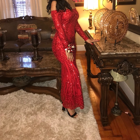 Dress - Picture 1 of 3